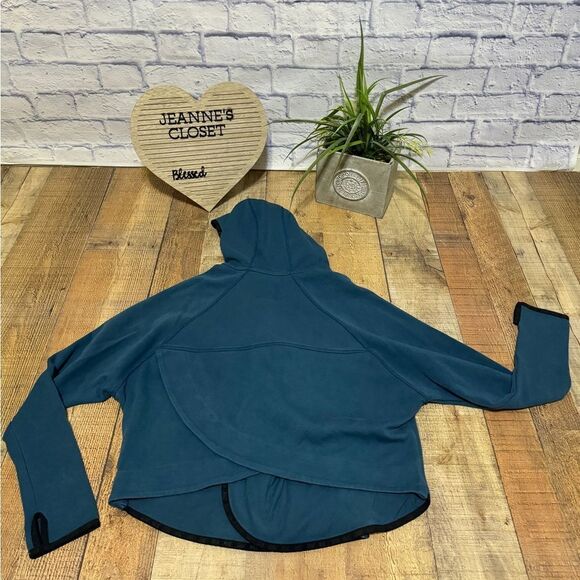 Nike Tech Butterfly Women's Hoodie Size Medium  (617358-483) Teal Blue Green - Picture 6 of 16